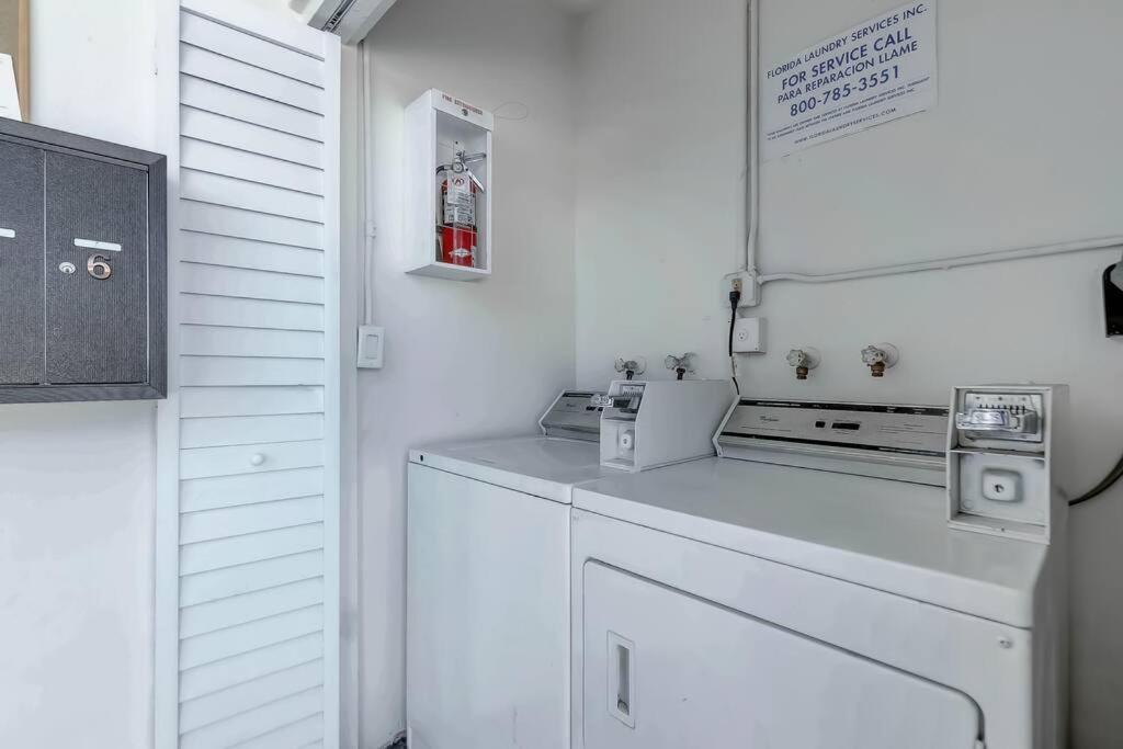 Chic Retreat: 2Br Apartment! ฟอร์ต ลอเดอร์เดล ภายนอก รูปภาพ