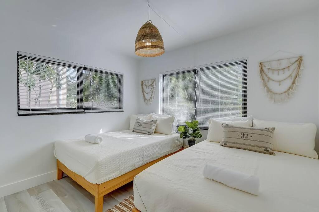Chic Retreat: 2Br Apartment! ฟอร์ต ลอเดอร์เดล ภายนอก รูปภาพ